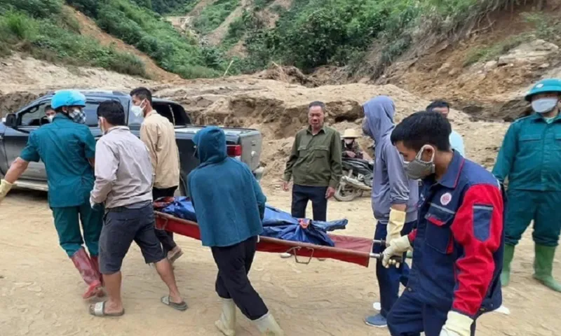 Lào Cai: Tìm thấy nạn nhân cuối cùng trong vụ xe bán tải bị vùi lấp