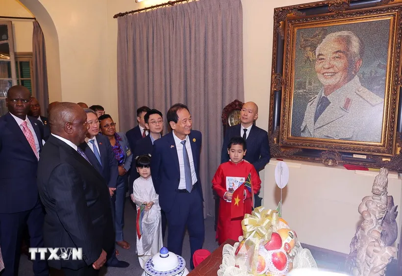 tong-thong-nam-phi-tham-gia-dinh-dai-tuong-vo-nguyen-giap-1