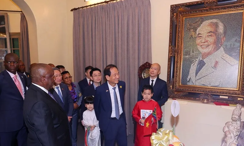 Tổng thống Nam Phi Cyril Ramaphosa thăm gia đình Đại tướng Võ Nguyên Giáp