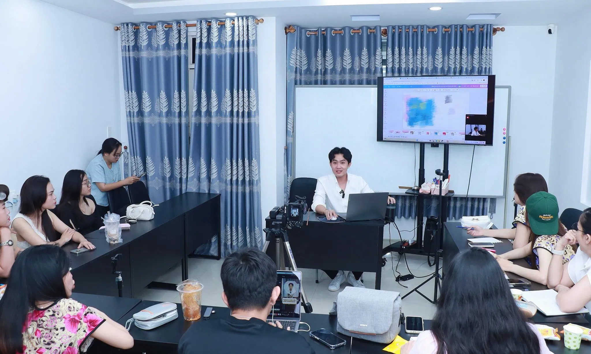 Một cú rẽ ngang tạo nên nghề của kỷ nguyên số