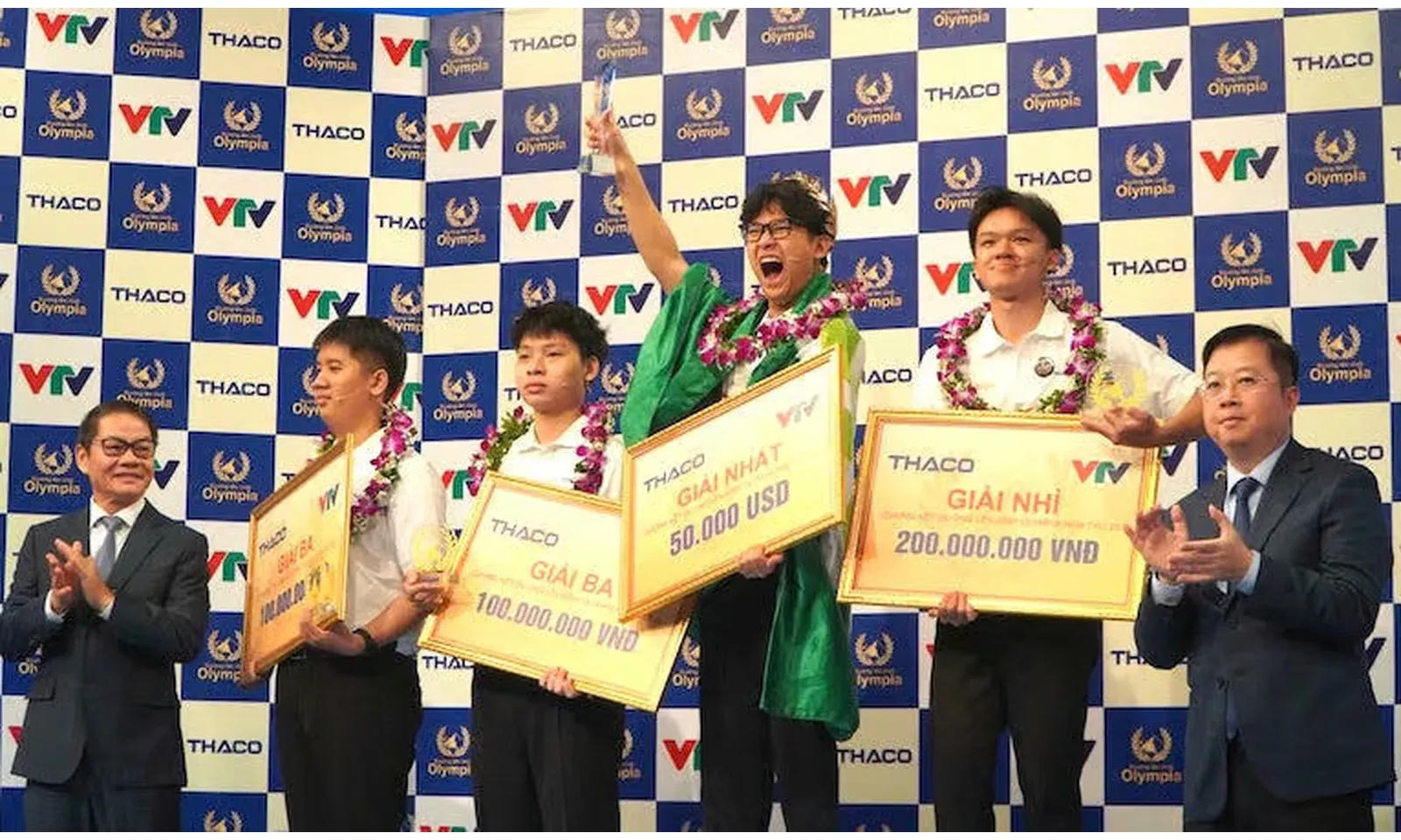 Nam sinh Hà Nội giành vòng nguyệt quế Đường lên đỉnh Olympia 2025