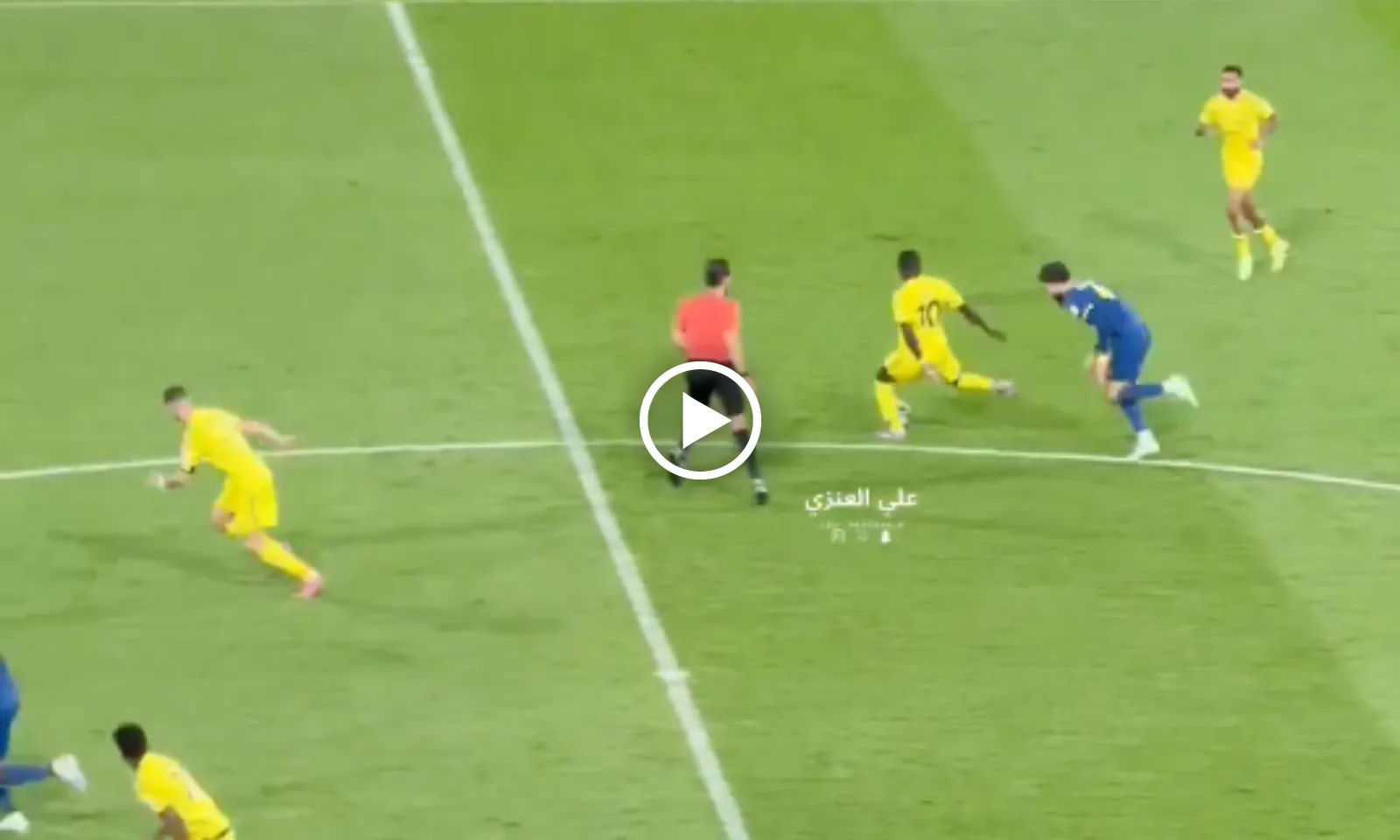 VIDEO: Ronaldo bứt tốc từ giữa sân ghi bàn thắng thứ 950