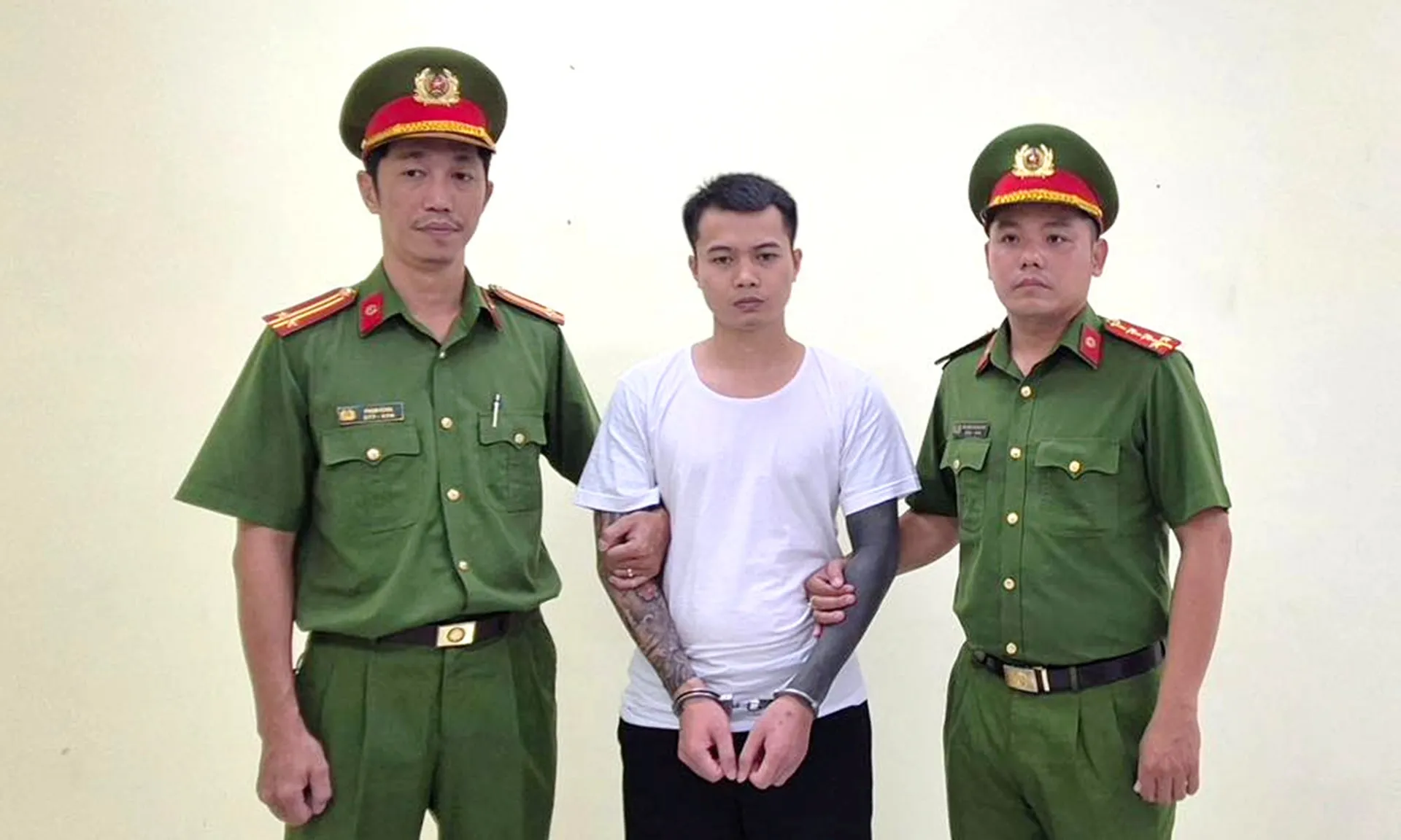 cong-an-tphcm-271025