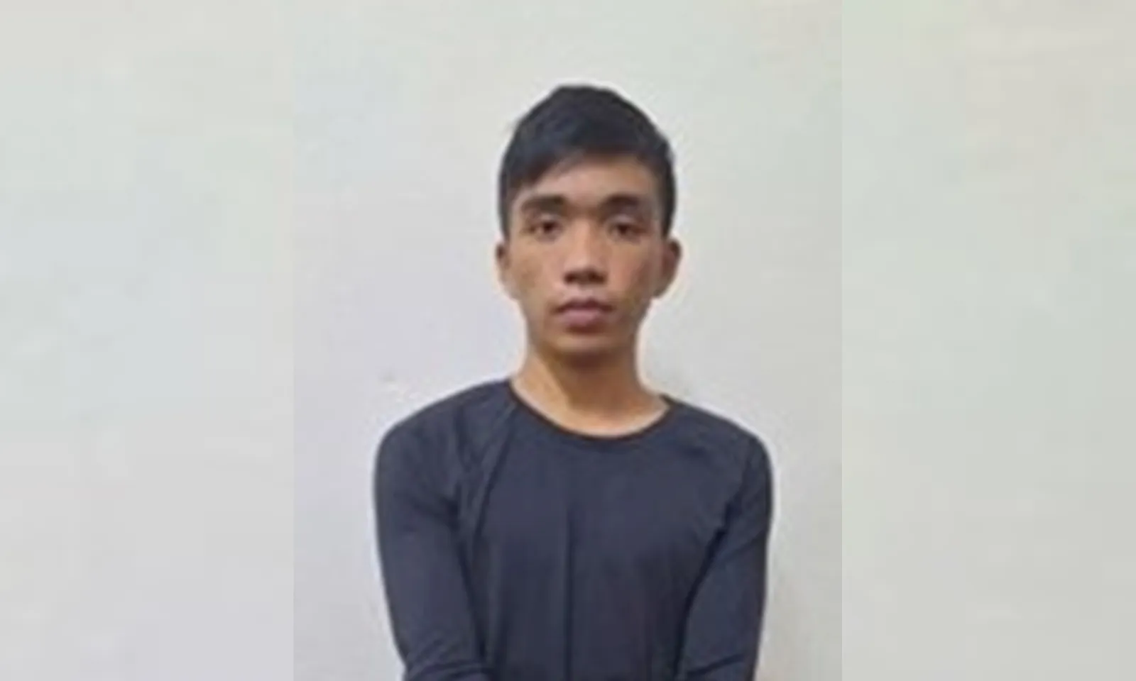 Bắt đối tượng dùng dao đe dọa rồi cướp điện thoại của người dân