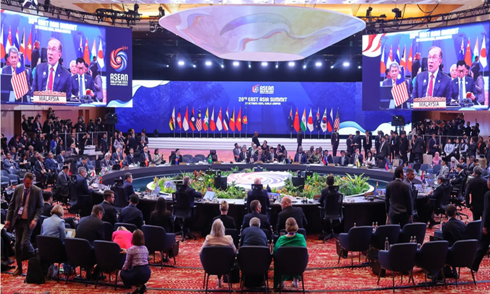 hoi-nghi-cap-cao-271025