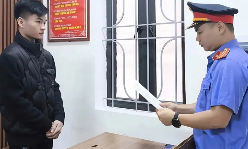Hà Tĩnh: Khởi tố nam thanh niên sau vụ chở cô gái 16 tuổi lao vào ô tô 
