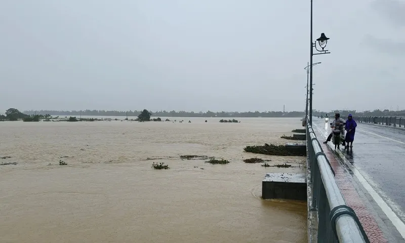 Đà Nẵng công bố tình huống khẩn cấp về thiên tai, chi 10 tỷ đồng khắc phục sạt lở giao thông