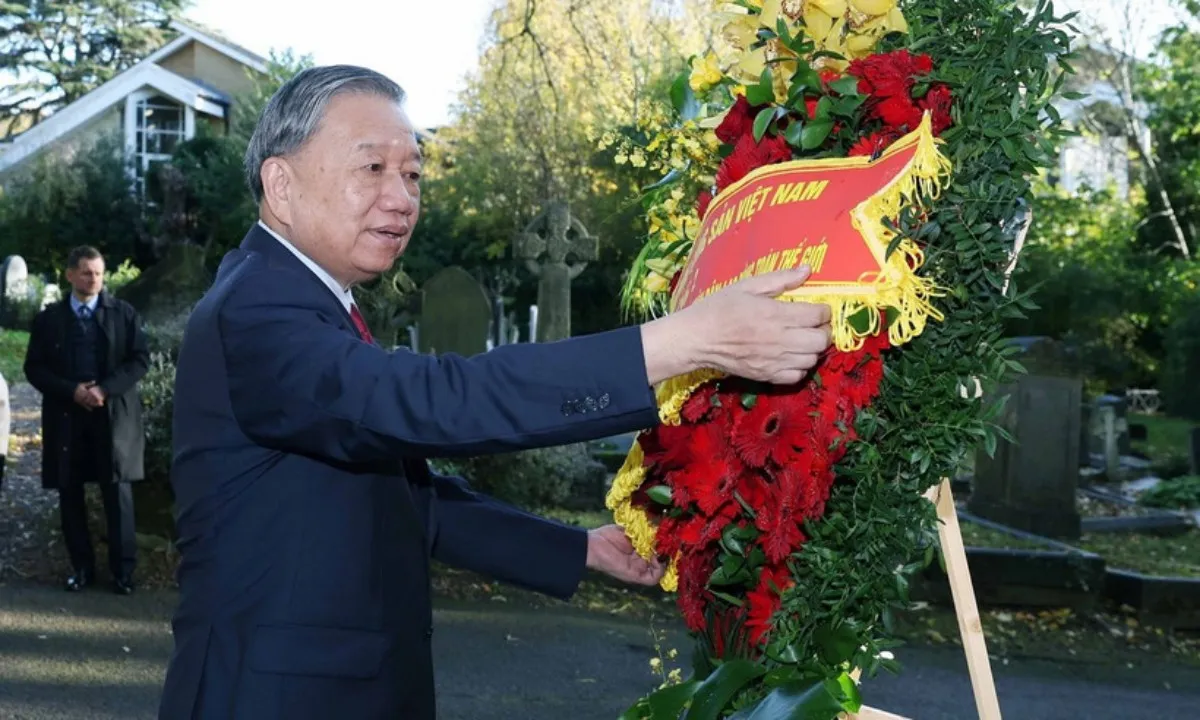 Tổng Bí thư Tô Lâm viếng mộ Karl Marx tại nghĩa trang Highgate ở Anh