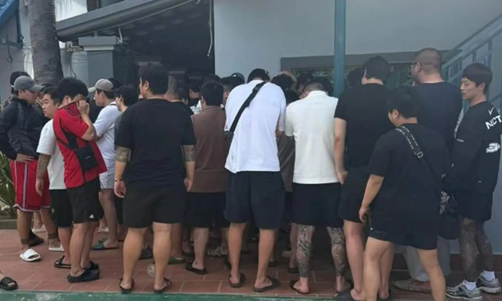 Hàn Quốc truy tố 45 nghi phạm lừa đảo bị dẫn độ từ Campuchia về nước