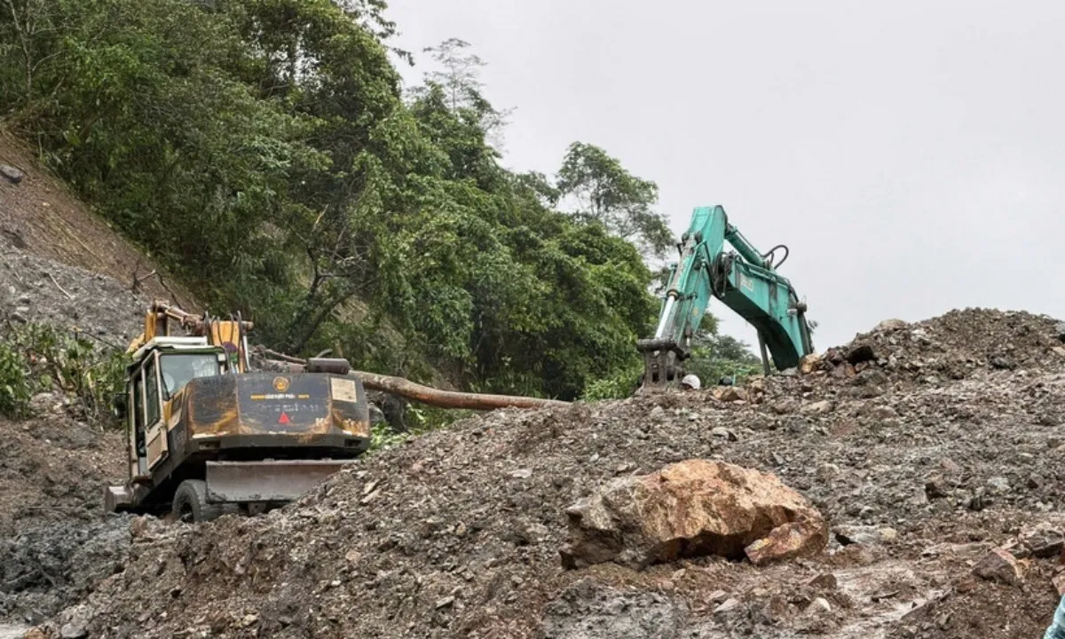 quang-ngai-khan-truong-khac-phuc-sat-lo-deo-lo-xo-2