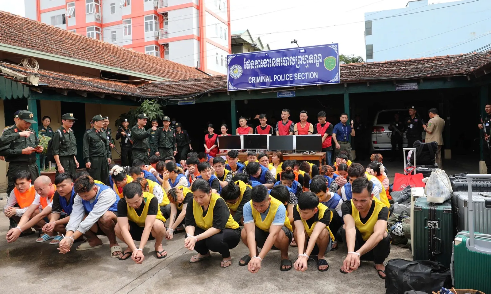 Bắt giữ 59 người Việt tham gia đường dây lừa đảo qua mạng hơn 300 tỷ đồng tại Kampot, Campuchia