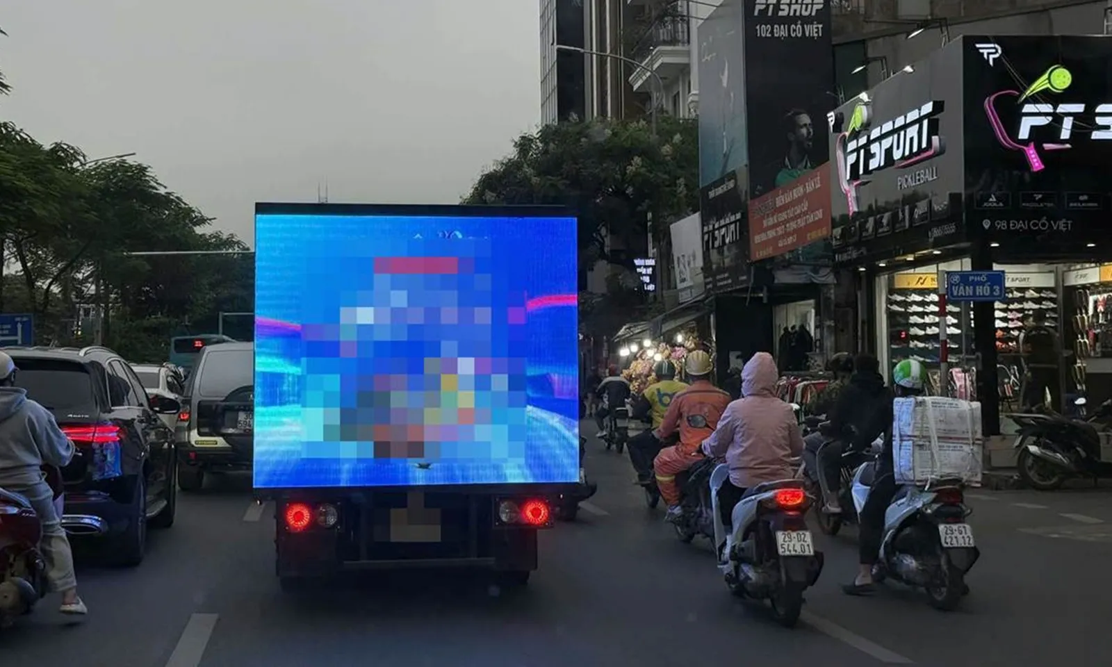 Xử phạt công ty quảng cáo bằng màn hình LED trên thùng xe tải