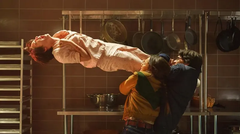 review-black-phone-2-su-thu-dich-cua-quy-du-nguy-hiem-den-the-nao 20251023-171801-02