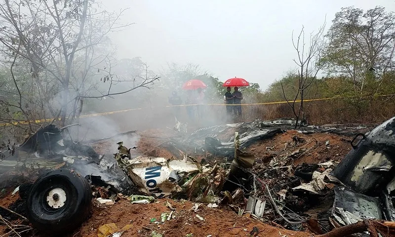 rơi máy bay hạng nhẹ