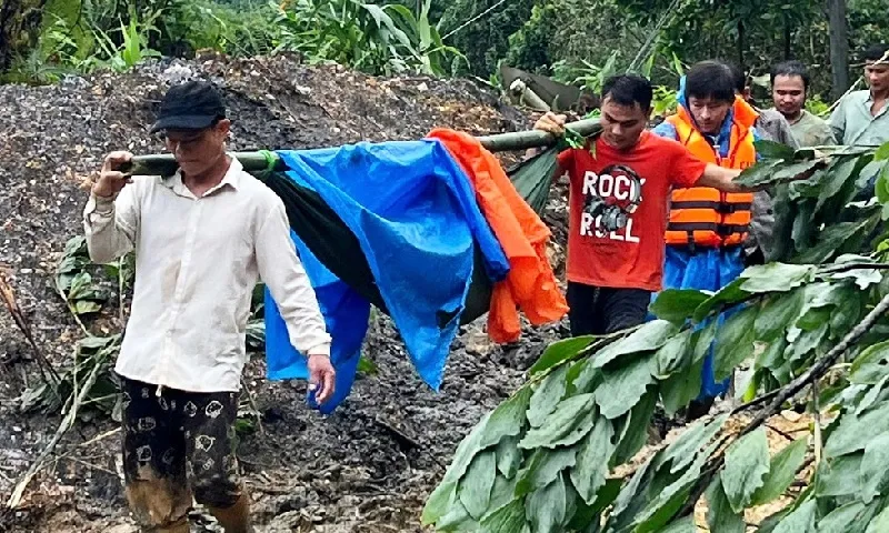 Sạt lở đất tại Quảng Nam, 5 người bị thương nặng, 3 ca nguy kịch