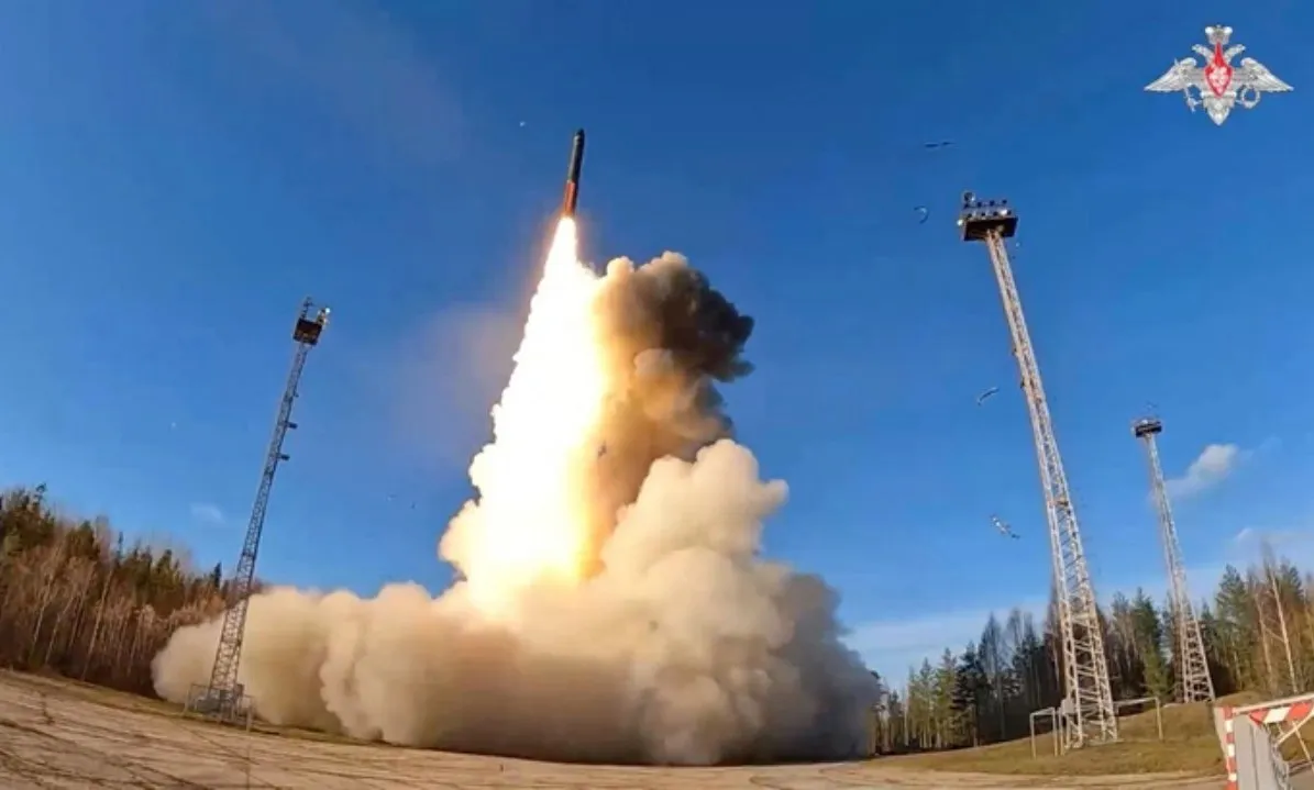 Ông Trump hé mở “thử hạt nhân”, Nga phản ứng dè dặt