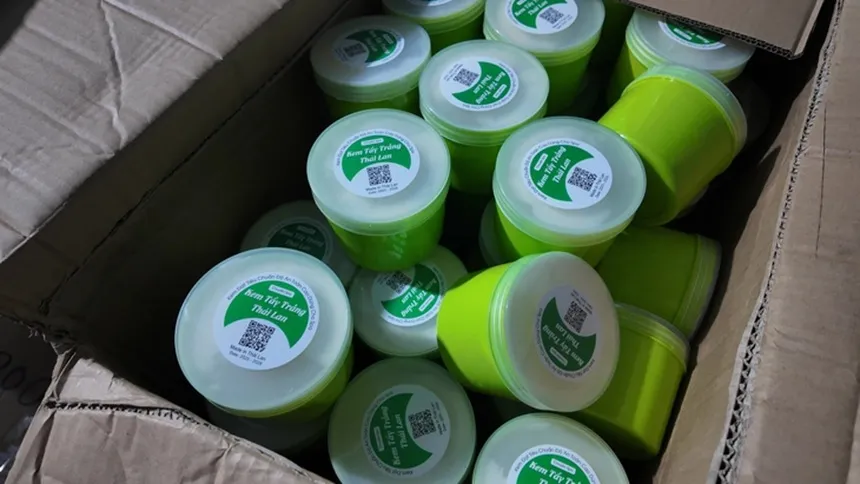 anh-3-my-pham-gia-17618797670481126635775