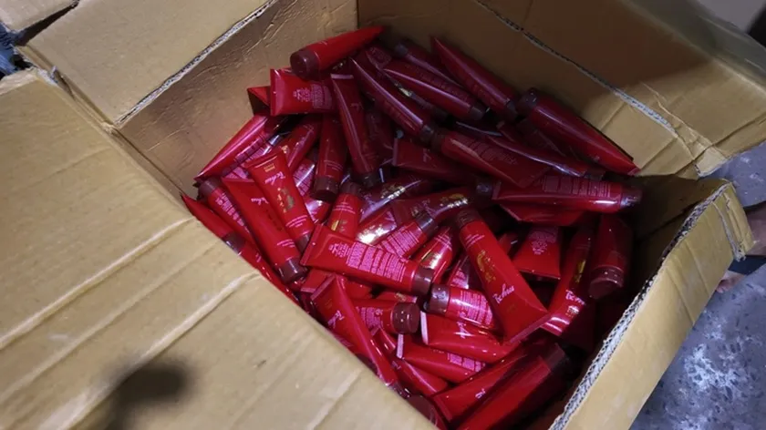 anh-4-my-pham-gia-1761879767053224217651