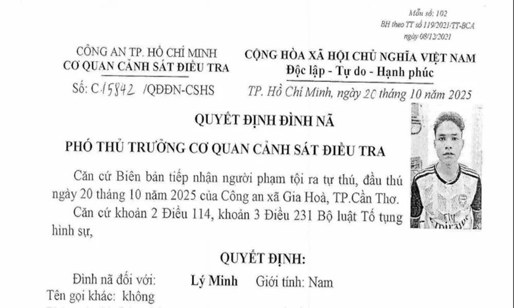 Đọc báo thấy mình bị truy nã, thanh niên ra đầu thú