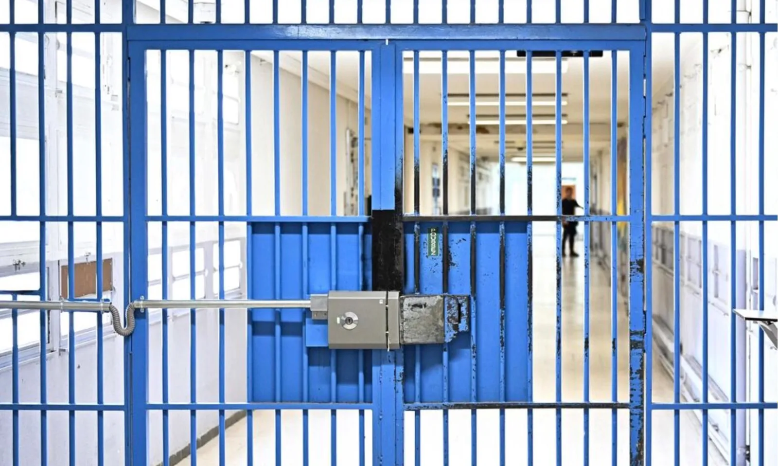 Cựu lính cứu hỏa 69 tuổi cướp siêu thị để được vào tù cùng cháu trai