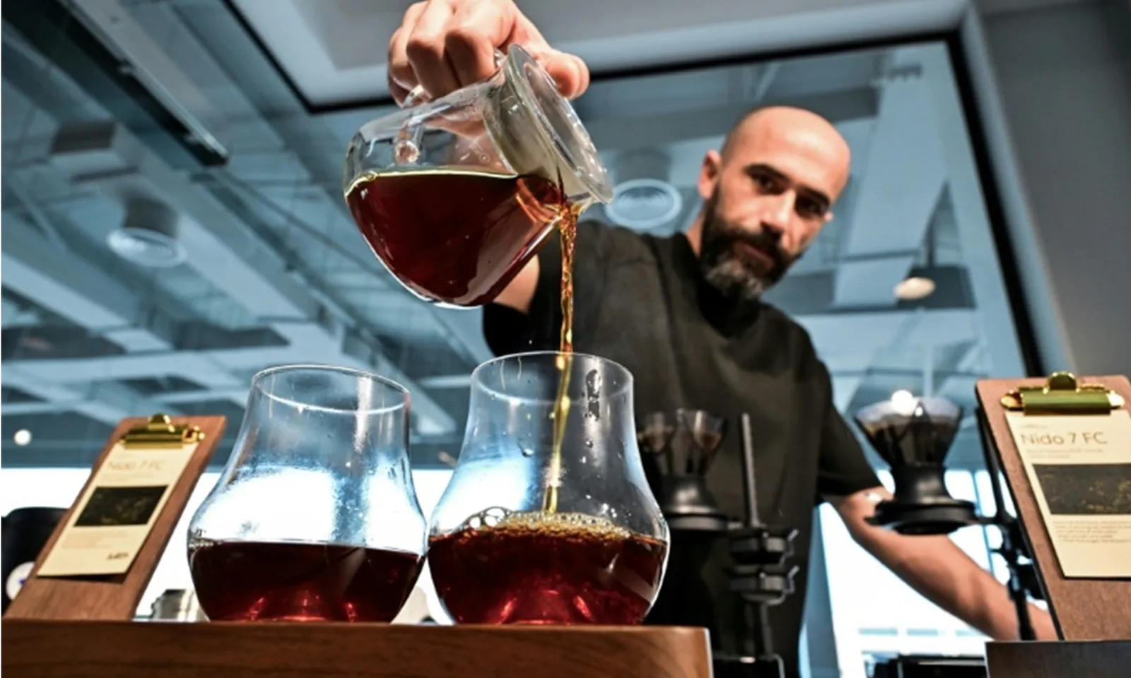 Bạn có dám chi 1.000 USD để uống một ly cà phê đắt nhất thế giới?