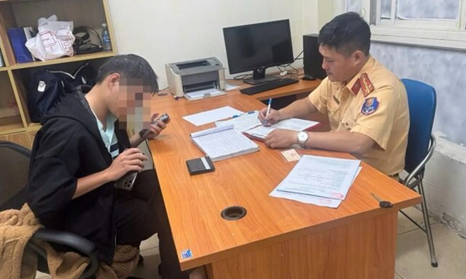 luot-dien-thoai-011125-1