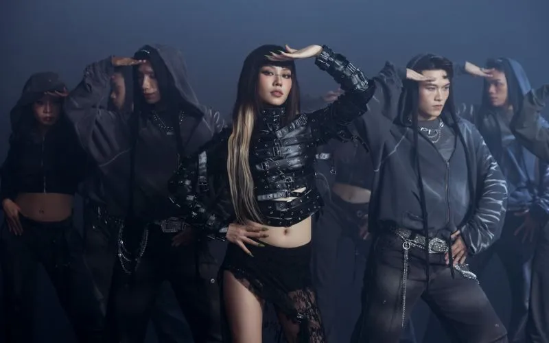 mai-phuong-Album A Beautiful Mess (4)