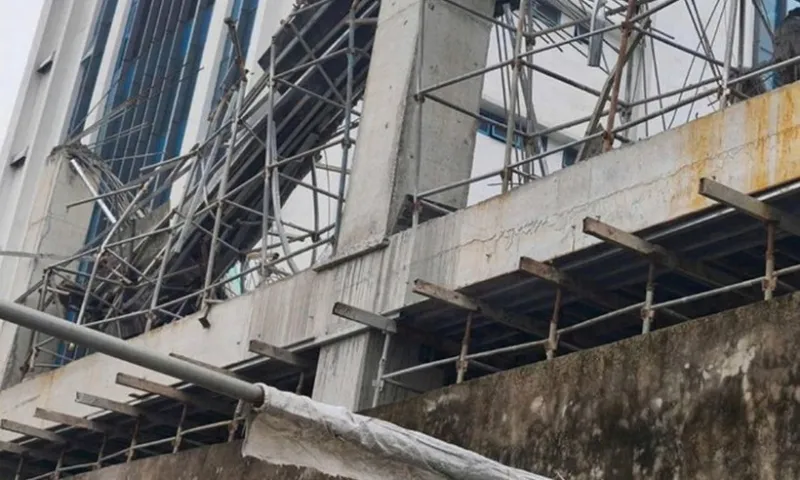 Hải Phòng: Sập giàn giáo công trình, 2 người tử vong