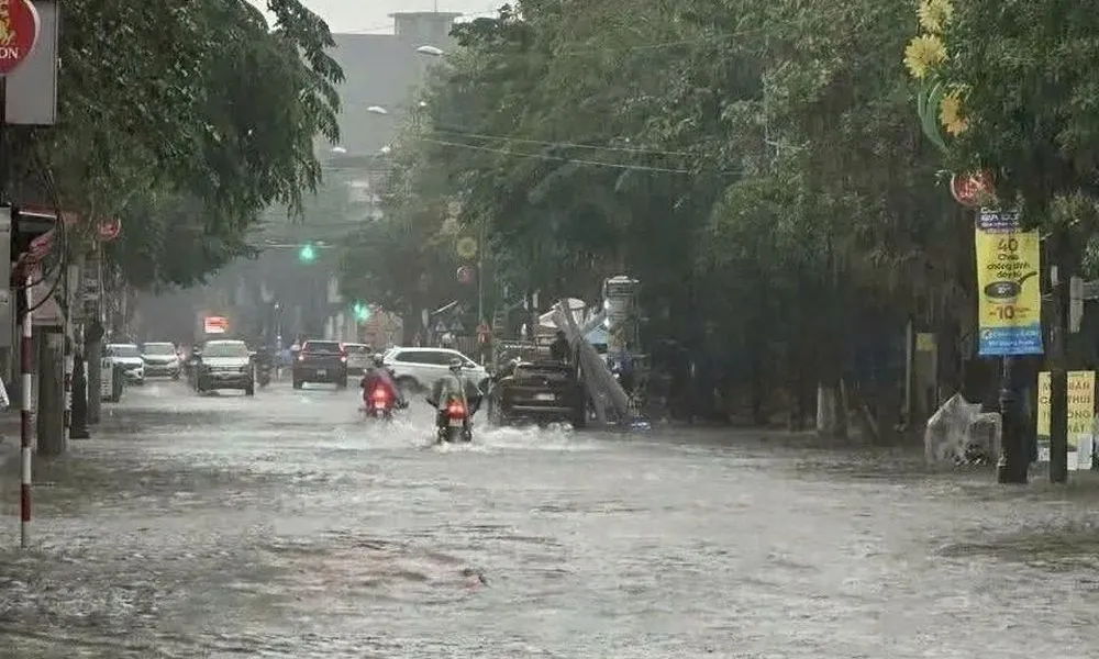 Quảng Ngãi mưa lớn, nguy cơ lũ chồng lũ 