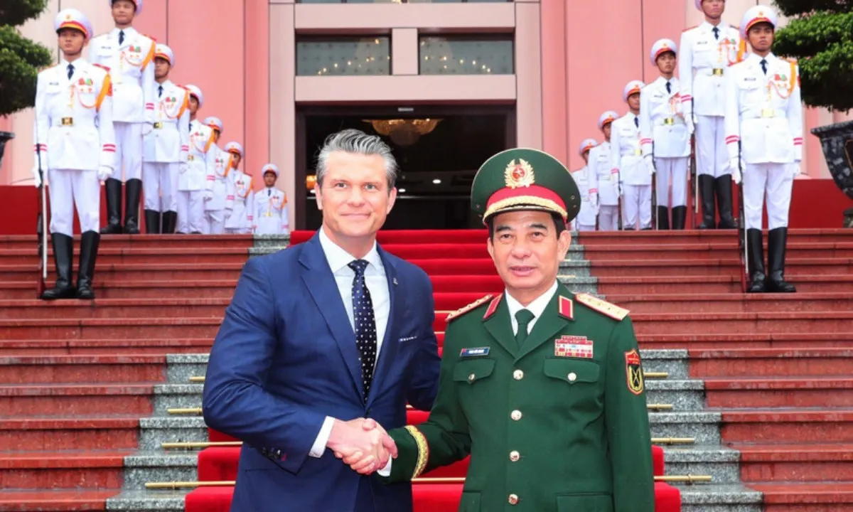 bo-truong-quoc-phong-my-pete-hegseth-tham-chinh-thuc-viet-nam2