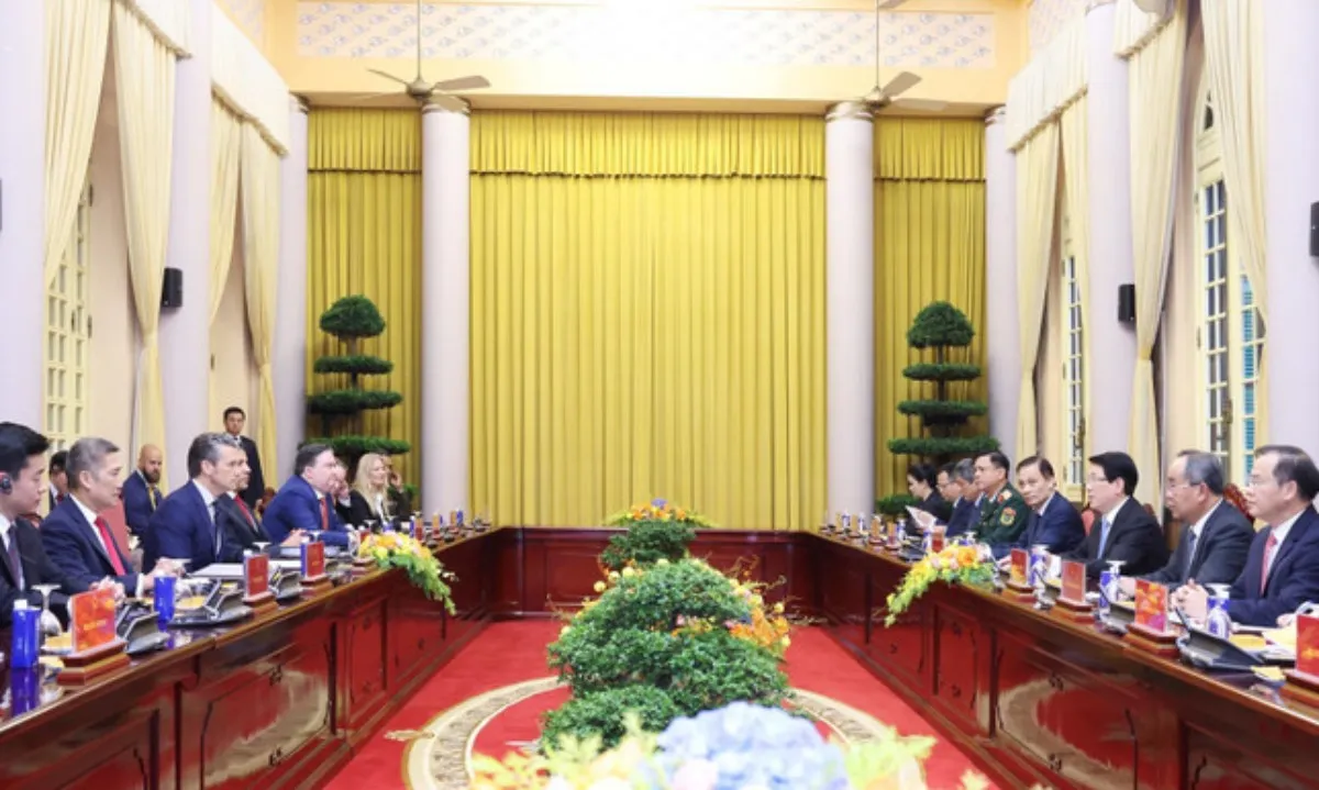 chu-tich-nuoc-luong-cuong-tiep-bo-truong-chien-tranh-hoa-ky4