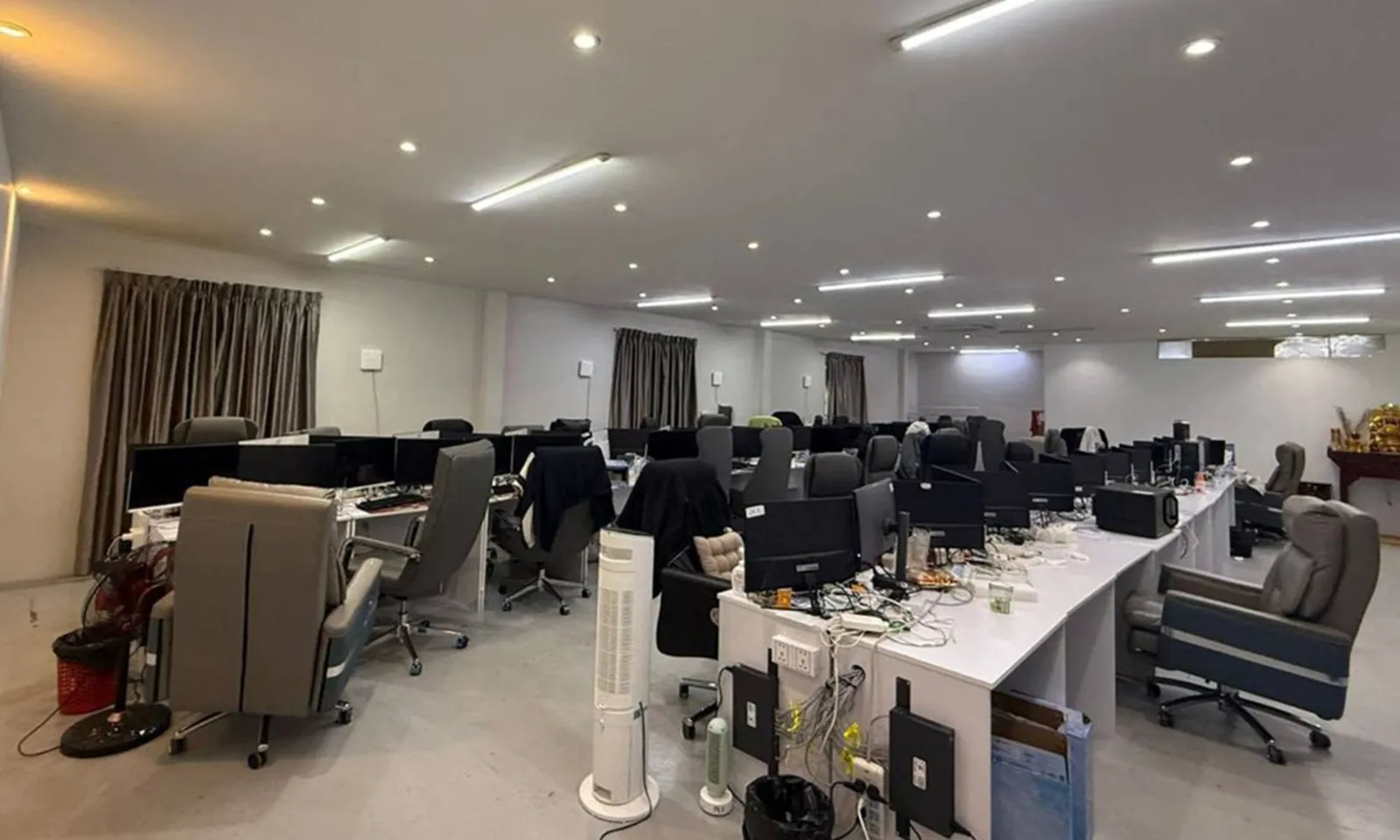 Campuchia bắt giữ 106 người Indonesia lừa đảo trực tuyến