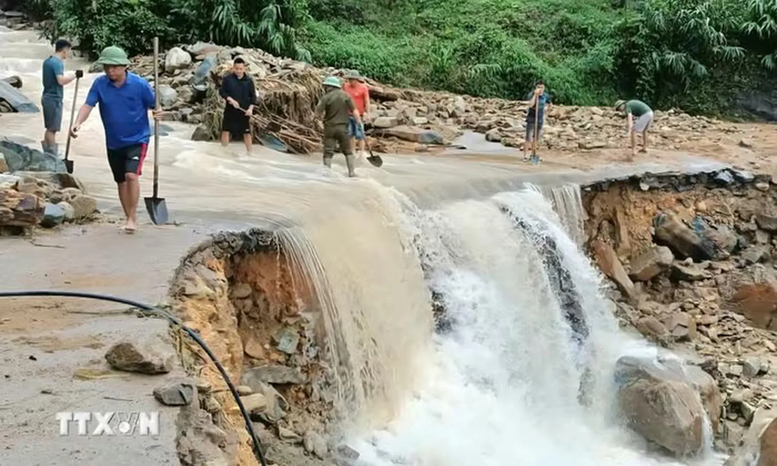 Cảnh báo lũ quét, sạt lở đất tại 6 tỉnh miền Trung – Tây Nguyên