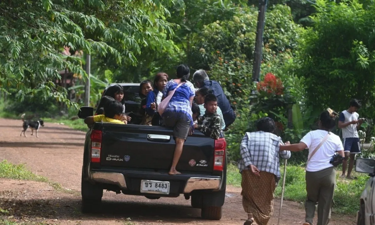 Campuchia - Thái Lan bắt đầu rút vũ khí hạng nặng ở biên giới