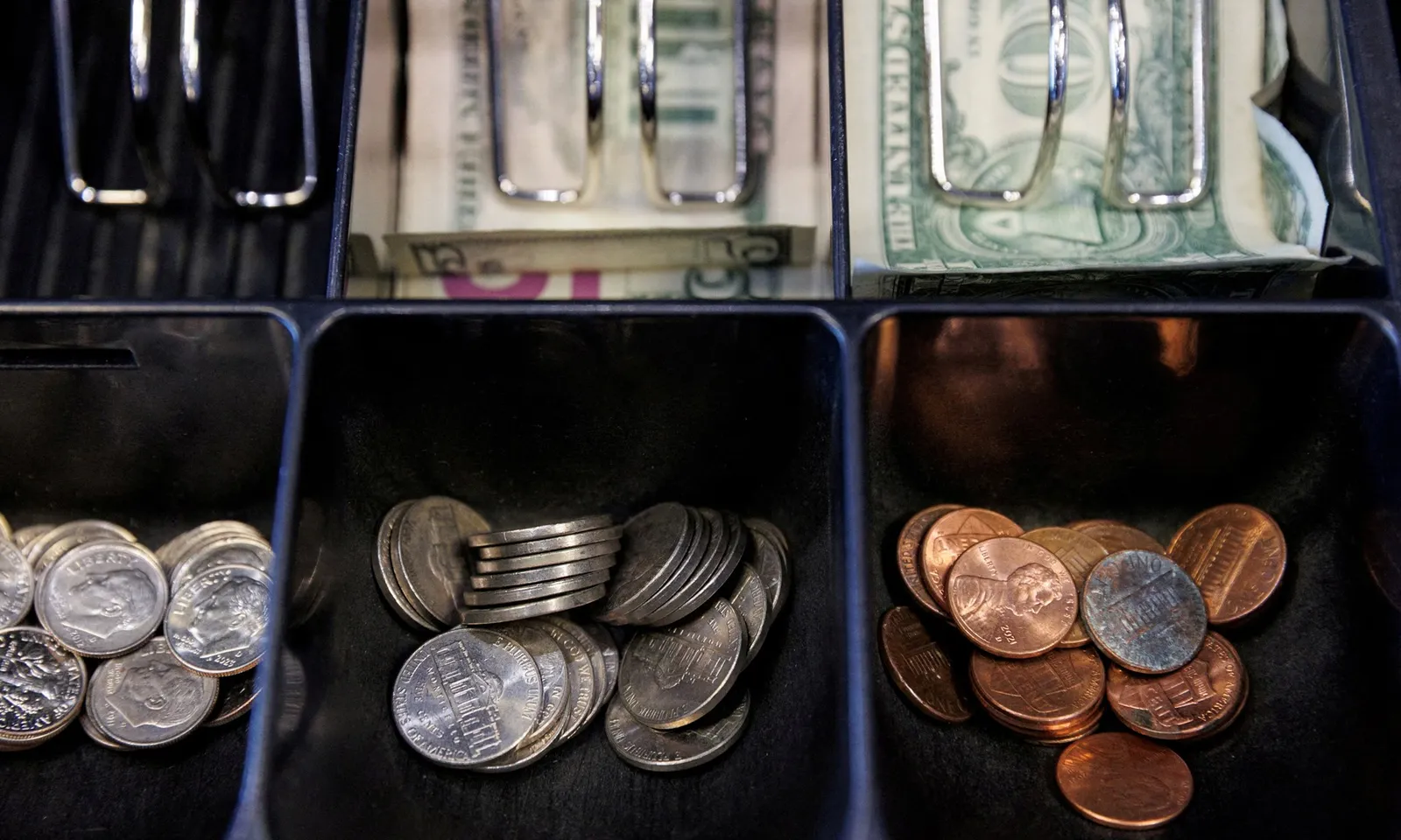 Các nhà bán lẻ Mỹ thiệt hại nặng do đồng 1 xu bị ‘khai tử’