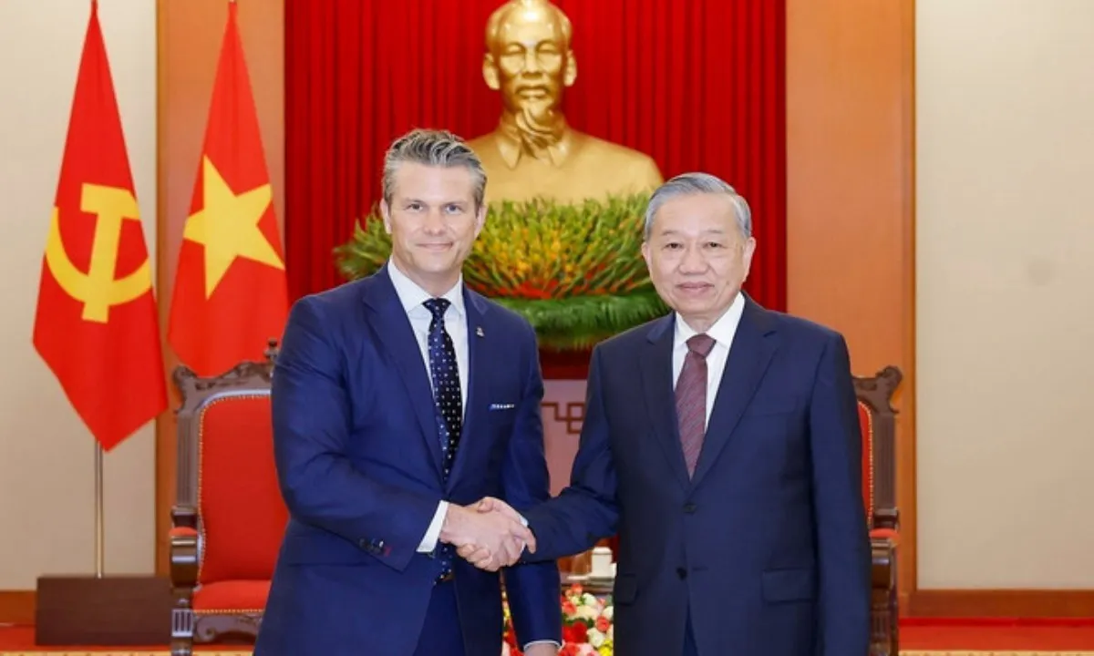 tong-bi-thu-to-lam-tiep-bo-truong-chien-tranh-hoa-ky-pete-hegseth-1-resize