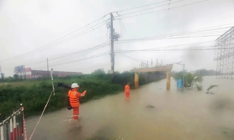 Tổng công ty Điện lực miền Trung họp khẩn ứng phó mưa lũ phức tạp và bão số 13