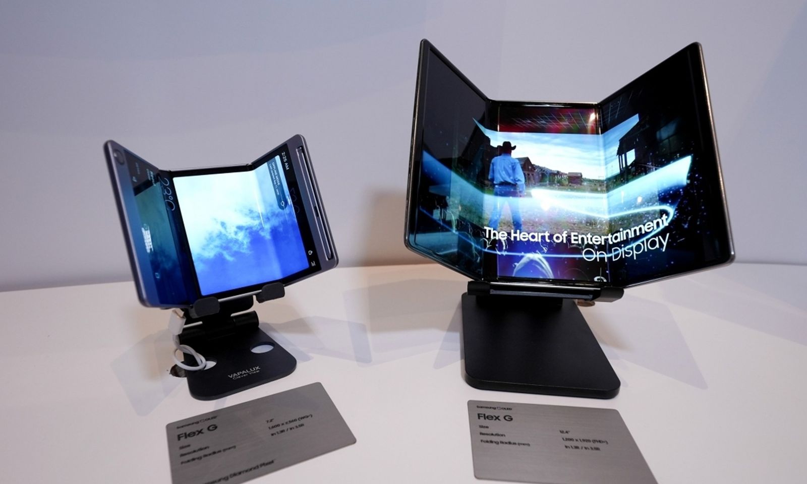 Samsung sắp ra mắt điện thoại gập ba