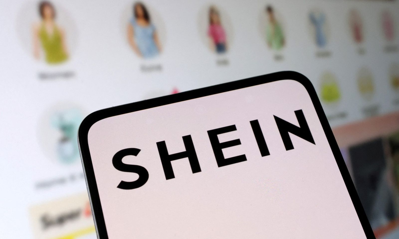 Shein bị phát hiện bán búp bê tình dục giống trẻ em trên trang bán quần áo