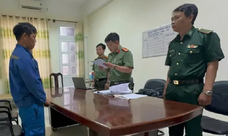 Hai thuyền trưởng bị khởi tố vì tổ chức xuất cảnh trái phép, đưa tàu cá sang vùng biển nước ngoài