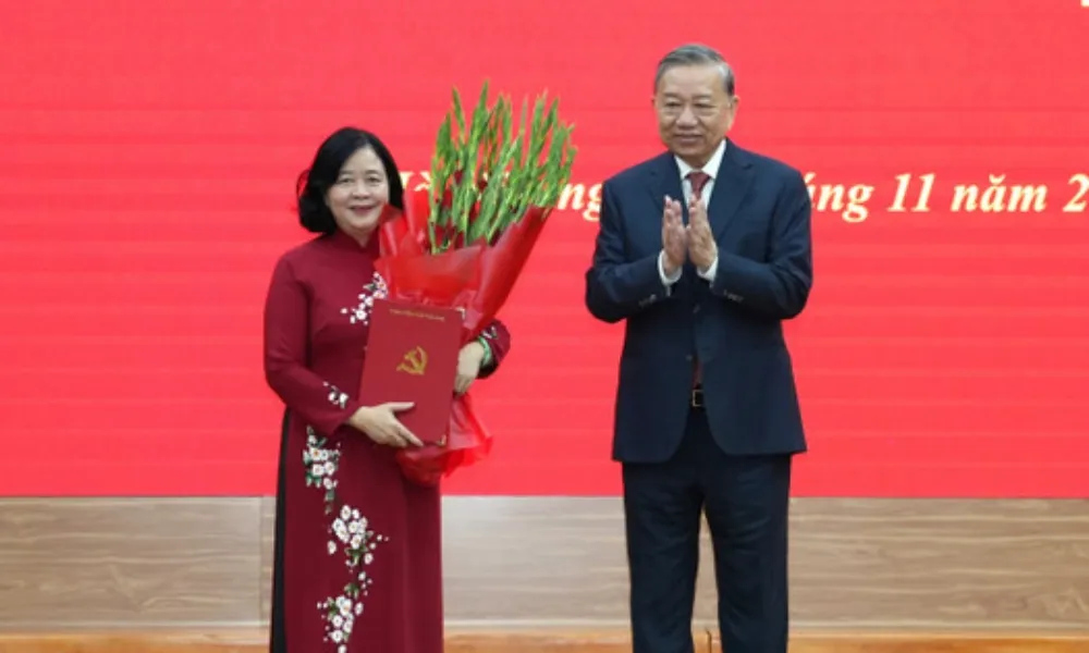 Bà Bùi Thị Minh Hoài giữ chức Bí thư Đảng ủy Mặt trận Tổ quốc, các đoàn thể Trung ương