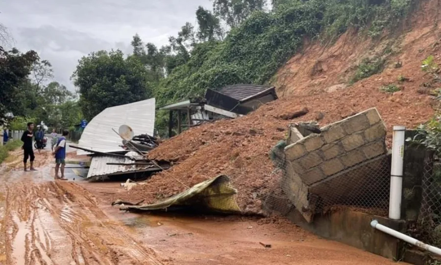 Cảnh báo mưa dông, lốc, sét và gió giật mạnh từ Thanh Hóa đến Nam Bộ