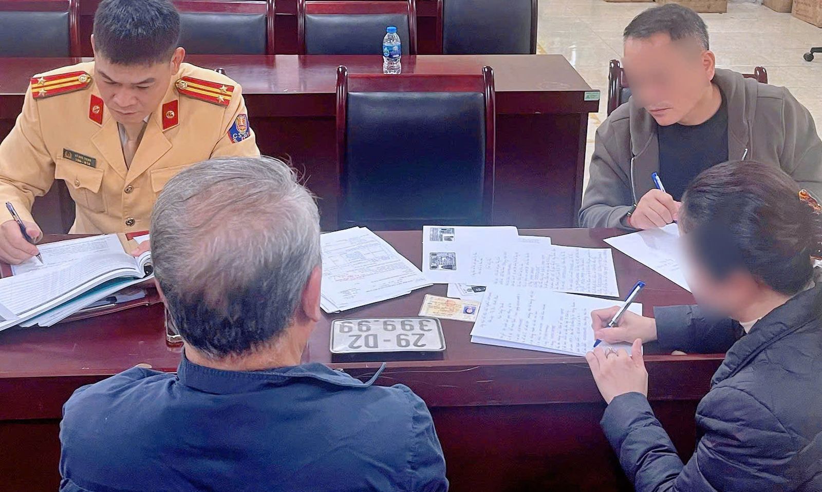 Hà Nội: Làm rõ vụ hai xe máy trùng biển kiểm soát 29D2-399.99