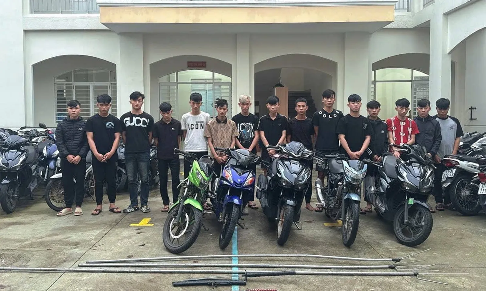 Nhóm thanh niên ‘choai choai’ hành xử côn đồ, vô cớ đuổi đánh người bị khởi tố