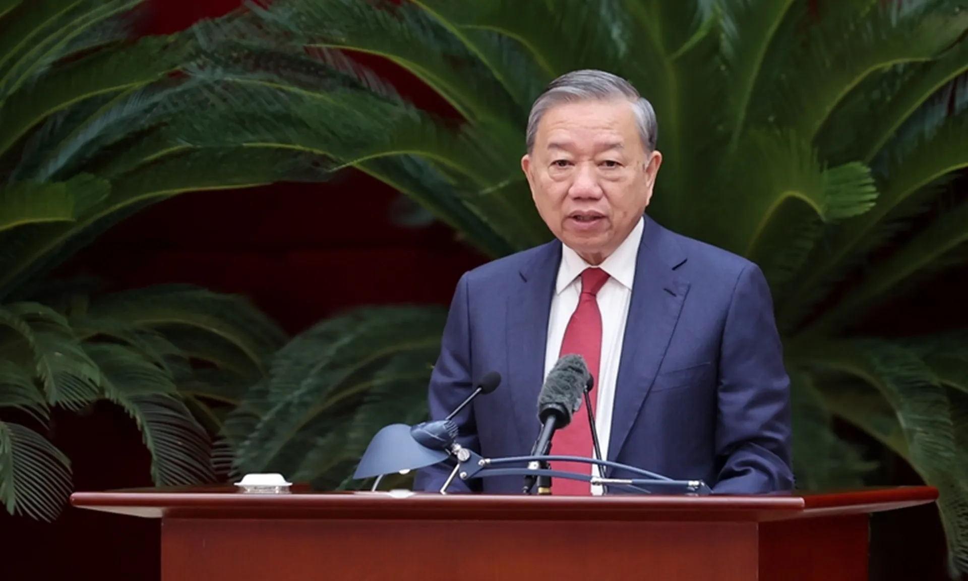 hoi-nghi-tu-051125-1