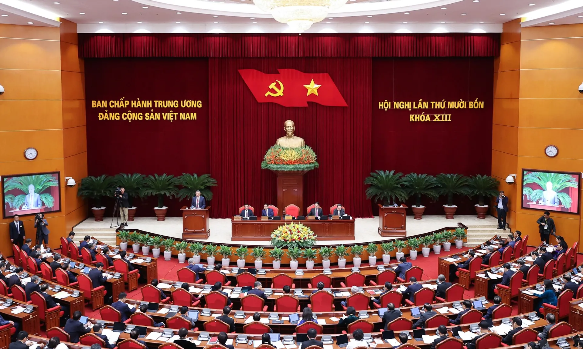 hoi-nghi-tu-051125-2