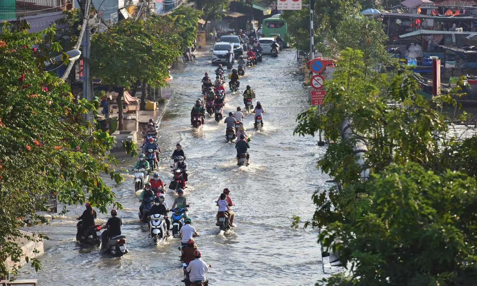 Chiều tối nay, triều cường lên cao tại TPHCM và Đông Nam Bộ