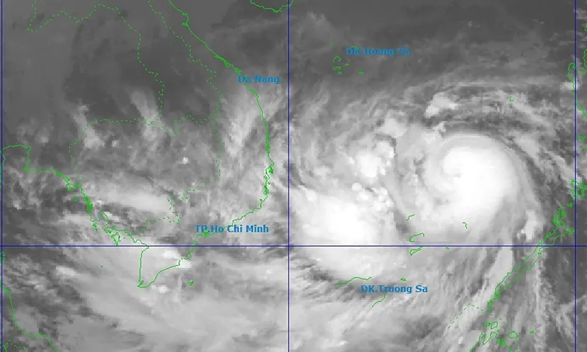 Bão Kalmaegi đạt cấp 14, giật cấp 17, hướng vào đất liền Quảng Ngãi - Gia Lai