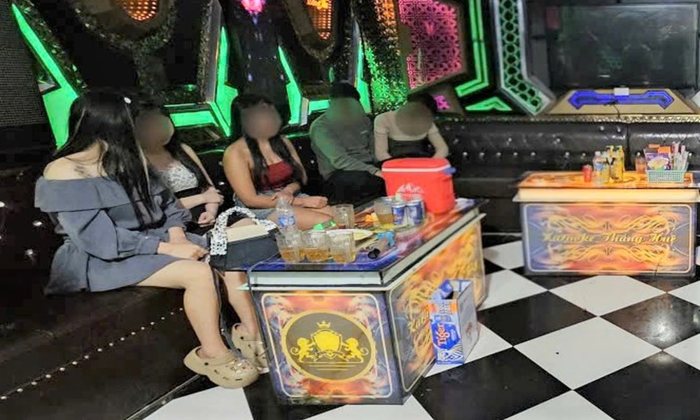 Bắt quả tang 7 người sử dụng và tổ chức sử dụng ma túy trong quán karaoke