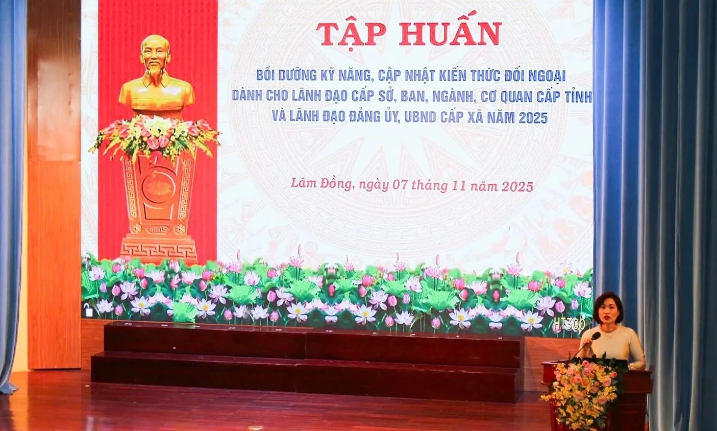 Lâm Đồng tập huấn kỹ năng đối ngoại cho hơn 300 cán bộ lãnh đạo các cấp